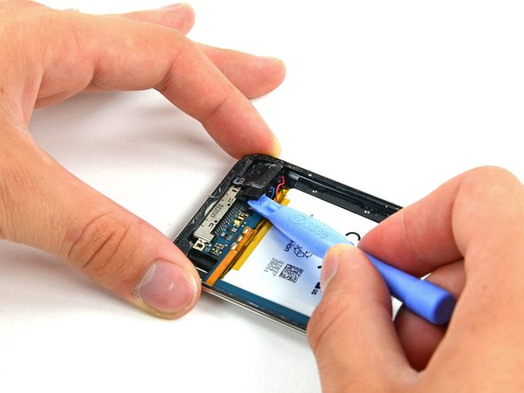 iPod Touch 4th Generation Logic Board Assembly Replacement, Logic Board Assembly: adım 1, 3 resimden 1.