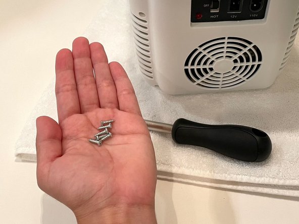 How to Repair a Cooluli Classic-4L That Won't Cool: crwdns2935265:05crwdnd2935265:03crwdnd2935265:03crwdne2935265:0