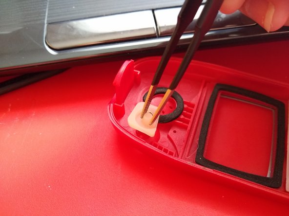 Nokia 5165 Front Cover Replacement, Prepping The New Cover: crwdns2935265:04crwdnd2935265:02crwdnd2935265:03crwdne2935265:0