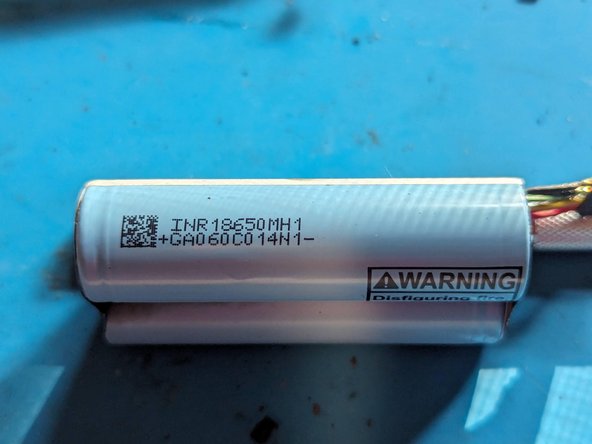 Ember Mug Destructive Teardown, Let's Tear Down the Battery!: crwdns2935265:011crwdnd2935265:02crwdnd2935265:02crwdne2935265:0