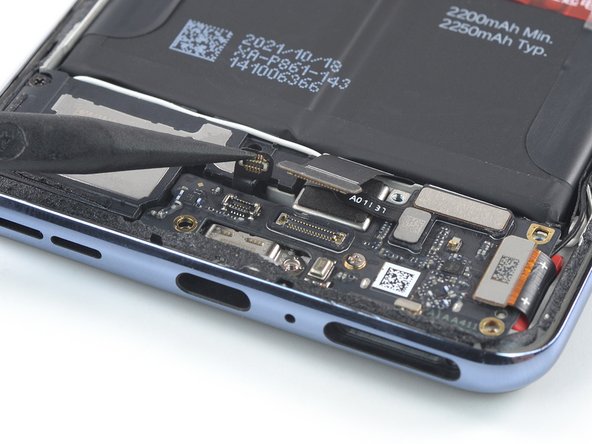 OnePlus Nord 2 5G Daughterboard Replacement, Disconnect the interconnect and the antenna board cables: crwdns2935265:021crwdnd2935265:03crwdnd2935265:03crwdne2935265:0