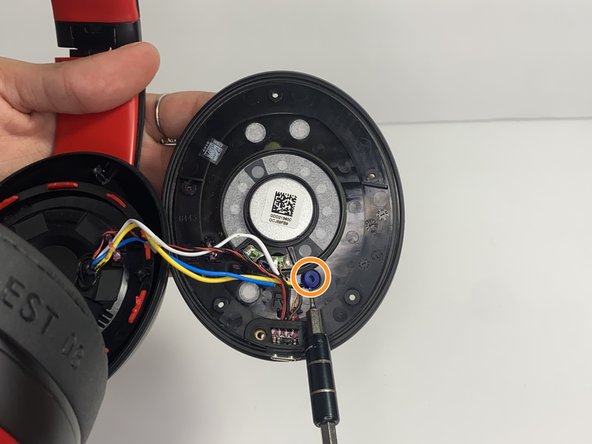 Beats Studio3 Wireless Left Driver Assembly Replacement: crwdns2935265:04crwdnd2935265:03crwdnd2935265:03crwdne2935265:0