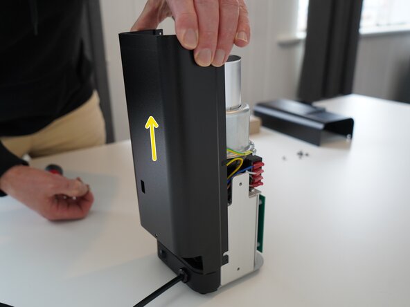 Disassembling Nano 7/LINK (D-P Serial), Removing the rear panel: crwdns2935265:04crwdnd2935265:03crwdnd2935265:03crwdne2935265:0