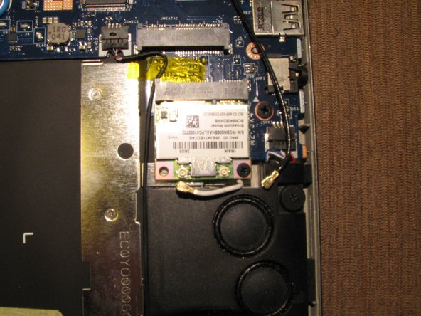 Acer Aspire R7 Display Assembly Replacement, WiFi Card Removal: crwdns2935265:010crwdnd2935265:02crwdnd2935265:02crwdne2935265:0