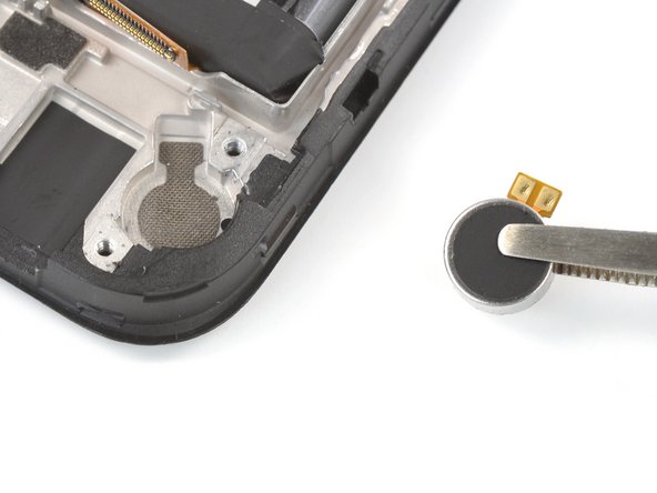 Nokia G42 5G Screen Assembly Replacement, Remove the vibration motor: crwdns2935265:025crwdnd2935265:02crwdnd2935265:02crwdne2935265:0