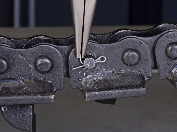 Barreto Trencher E718MTH4S 2016 Chain Roller Spacer Replacement, Reassembly note: step 5, image 2 of 3