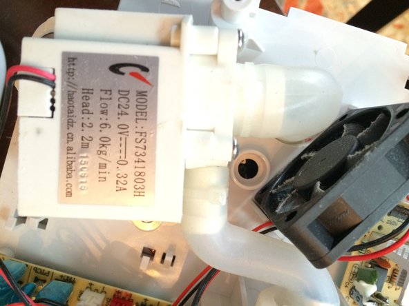 ChiliTechnology ChiliCube Teardown, 2nd look at bottom of ChiliCube: crwdns2935265:09crwdnd2935265:02crwdnd2935265:03crwdne2935265:0