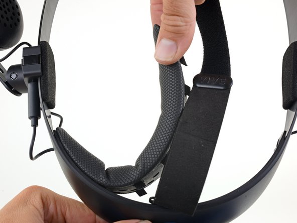 HTC Vive Cosmos Headstrap Replacement, Remove the front headstrap pad: crwdns2935265:03crwdnd2935265:02crwdnd2935265:03crwdne2935265:0
