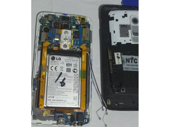 LG G2 Charging Port Replacement, Disconnect the connections: crwdns2935265:03crwdnd2935265:03crwdnd2935265:03crwdne2935265:0