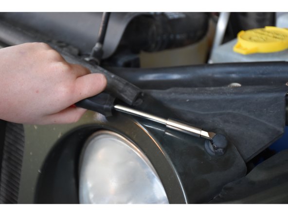 2007-2012 Jeep Wrangler Headlight Replacement: crwdns2935265:03crwdnd2935265:03crwdnd2935265:03crwdne2935265:0