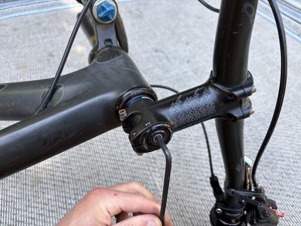 Fox32 Mountain Bike Front Air Suspension Fork Seal and Oil Replacement: étape 14, image 1 de 3