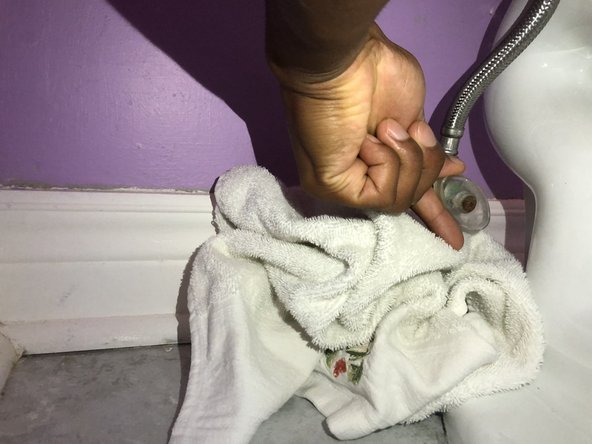 Toilet Water Supply Line Replacement: crwdns2935265:08crwdnd2935265:02crwdnd2935265:02crwdne2935265:0