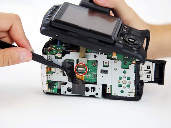 Remplacement du flash de décharge du Fujifilm FinePix HS30EXR: étape 9, image 1 de 1