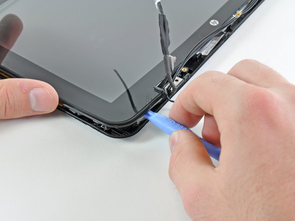 HP Mini 1000 Front Display Bezel Replacement: 手順 43、 2の画像 2