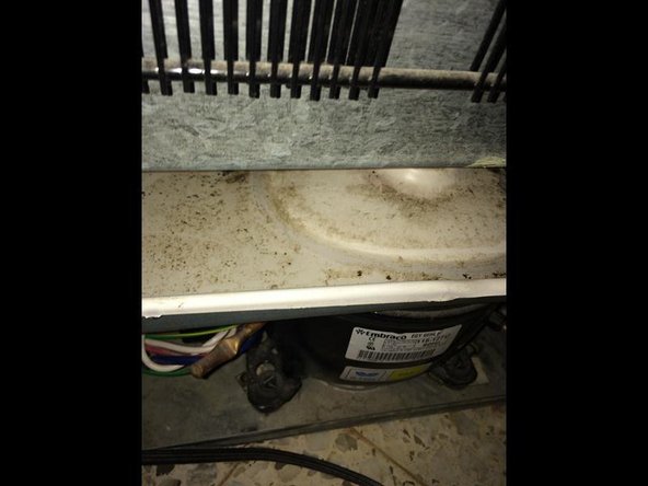 How to replace the defrost thermostat: step 2, image 1 of 3