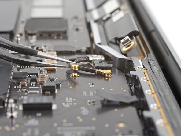 MacBook Pro 13" Two Thunderbolt Ports Late 2020 Display Assembly Replacement: crwdns2935265:023crwdnd2935265:02crwdnd2935265:03crwdne2935265:0