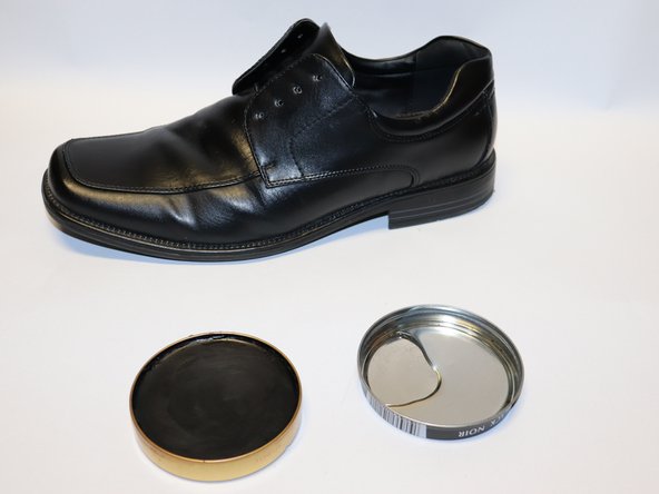 How to Repair A Scuffed Dress Shoe: crwdns2935265:05crwdnd2935265:02crwdnd2935265:02crwdne2935265:0