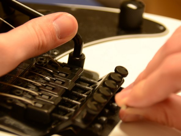 Guitar String Replacement: crwdns2935265:04crwdnd2935265:02crwdnd2935265:03crwdne2935265:0