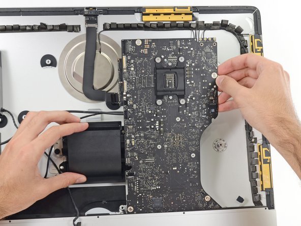 iMac Intel 21.5" EMC 2544 Logic Board Replacement: crwdns2935265:061crwdnd2935265:02crwdnd2935265:03crwdne2935265:0