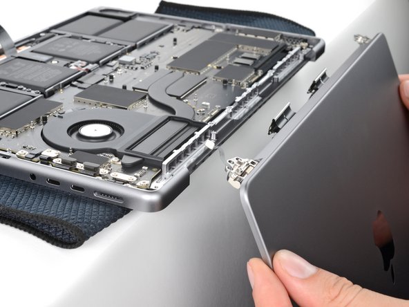 MacBook Pro 14" Late 2023 (M3) Screen Replacement, Remove the screen: crwdns2935265:044crwdnd2935265:03crwdnd2935265:03crwdne2935265:0