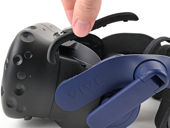 HTC Vive Pro Outer Shell Replacement, Remove the All-in-One cable bracket: crwdns2935265:04crwdnd2935265:02crwdnd2935265:02crwdne2935265:0