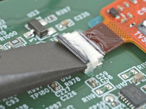 Kobo Clara BW (P365) Screen Replacement, Disconnect the digitizer cable: crwdns2935265:016crwdnd2935265:02crwdnd2935265:03crwdne2935265:0