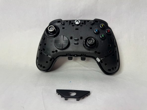 Razer Wolverine V2 Chroma RZ06-0401 Midframe Replacement: crwdns2935265:03crwdnd2935265:02crwdnd2935265:02crwdne2935265:0