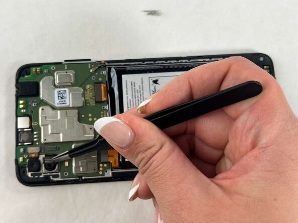 Alcatel Lively Jitterbug Smart3 Rear-facing Camera Replacement: step 4, image 2 of 3