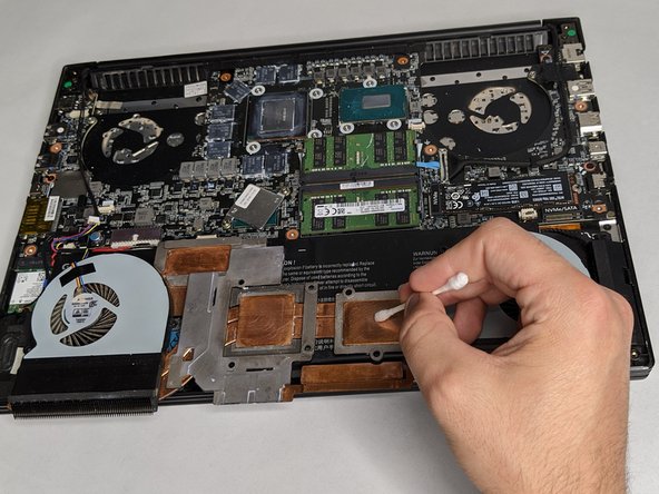 Gigabyte AERO 15-X8 Thermal Paste Replacement: crwdns2935265:05crwdnd2935265:02crwdnd2935265:03crwdne2935265:0