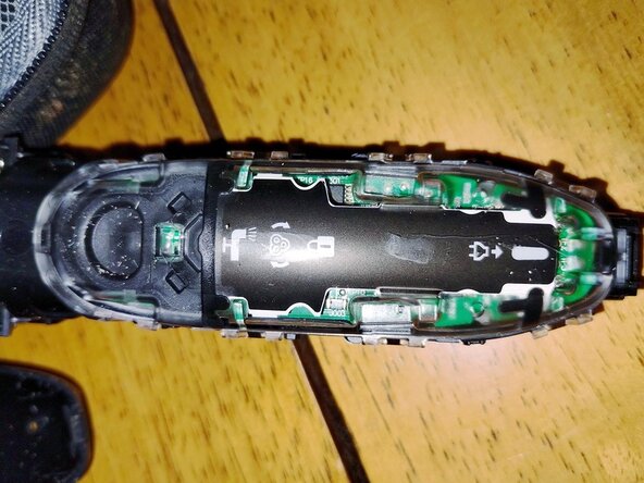 Philips Norelco AquaTouch S5090 Battery Pack replacement, Removing the Electronics and Charging section.: crwdns2935265:02crwdnd2935265:03crwdnd2935265:03crwdne2935265:0