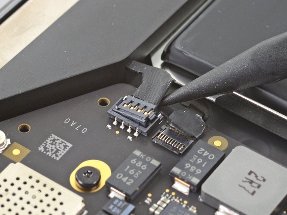 MacBook Air 13" Late 2020 Logic Board Replacement, Disconnect the left speaker cable: crwdns2935265:019crwdnd2935265:02crwdnd2935265:03crwdne2935265:0