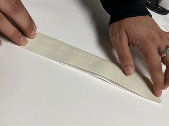 How to Reattach a Cover to a Hardcover Book: passo 9, immagine 3 di 3