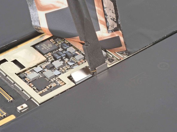 iPad Pro 11" 2nd Gen Logic Board Replacement, Disconnect the left microphone and Apple Pencil charger cables: crwdns2935265:074crwdnd2935265:03crwdnd2935265:03crwdne2935265:0