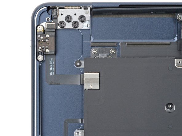 MacBook Air 15" 2024 Headphone Jack Replacement, Remove the press connector cover: crwdns2935265:018crwdnd2935265:02crwdnd2935265:03crwdne2935265:0