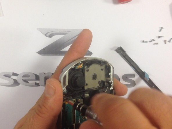 PSP 2000 Joystick / Analog Stick Replacement: crwdns2935265:06crwdnd2935265:02crwdnd2935265:02crwdne2935265:0