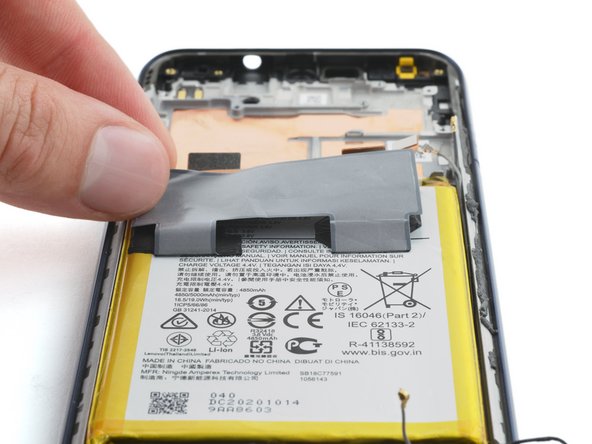 Motorola Moto G Play (2021) Screen Replacement, Reposition the graphite film: crwdns2935265:037crwdnd2935265:02crwdnd2935265:02crwdne2935265:0