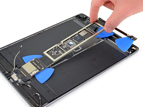 iPad Air 3 Logic Board Replacement: crwdns2935265:051crwdnd2935265:03crwdnd2935265:03crwdne2935265:0