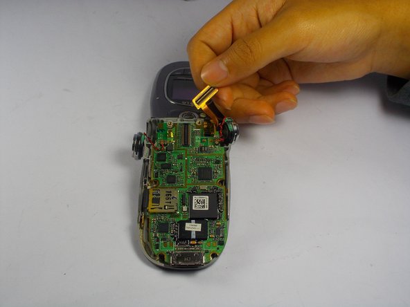 LG VX8300 Screen Housing Replacement: crwdns2935265:07crwdnd2935265:02crwdnd2935265:02crwdne2935265:0