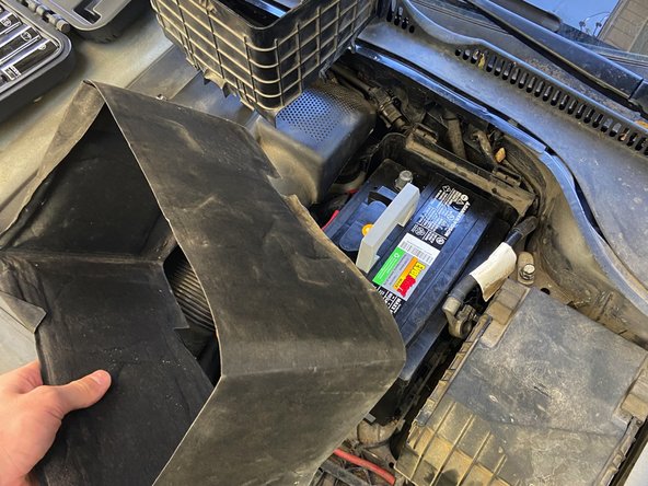 2005 Volkswagen Jetta Battery Replacement: crwdns2935265:06crwdnd2935265:02crwdnd2935265:02crwdne2935265:0