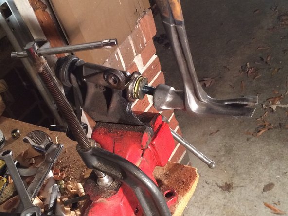 Repairing 1984-1989 Toyota 4Runner Idler Arm: crwdns2935265:03crwdnd2935265:03crwdnd2935265:03crwdne2935265:0