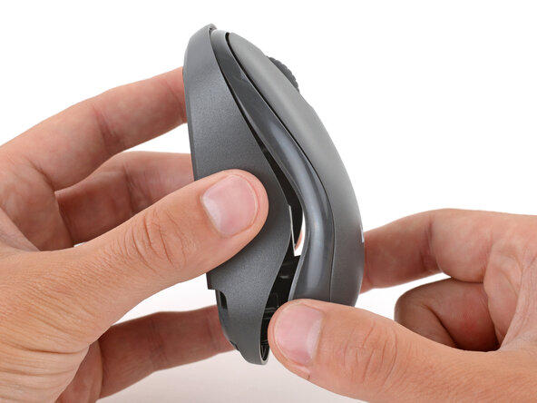 How to Open Your Logitech M240 Wireless Mouse, Separate the two halves: crwdns2935265:06crwdnd2935265:02crwdnd2935265:03crwdne2935265:0