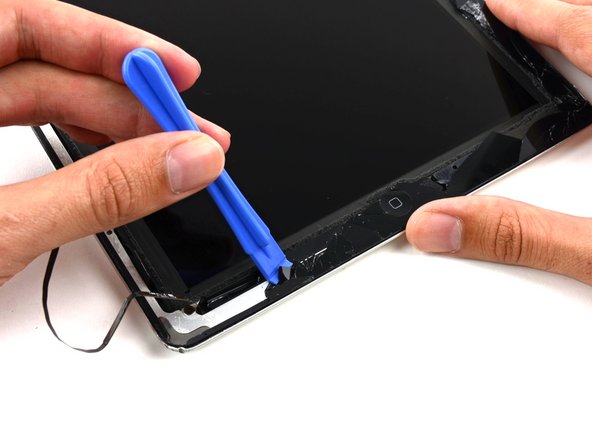 Removing a Cracked Front Panel: crwdns2935265:09crwdnd2935265:02crwdnd2935265:02crwdne2935265:0