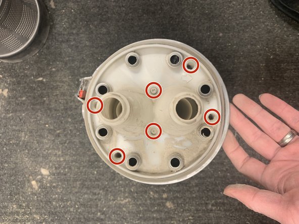 Dyson DC17 Cyclone Cleaning, Disassemble Cyclone: crwdns2935265:05crwdnd2935265:02crwdnd2935265:03crwdne2935265:0