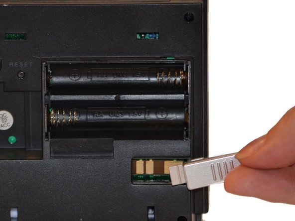 Oregon Scientific RM318PA Power Switch Replacement, Back of Projection Clock: crwdns2935265:03crwdnd2935265:03crwdnd2935265:03crwdne2935265:0