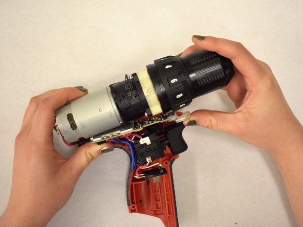 Milwaukee M12 2407-20 Forward/Reverse Shuttle Replacement, Forward/Reverse Shuttle: crwdns2935265:03crwdnd2935265:02crwdnd2935265:03crwdne2935265:0