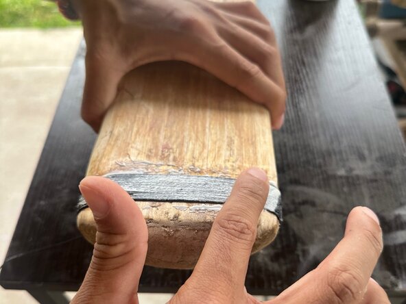 How to Repair Minor Cricket Bat Damage: crwdns2935265:05crwdnd2935265:02crwdnd2935265:03crwdne2935265:0