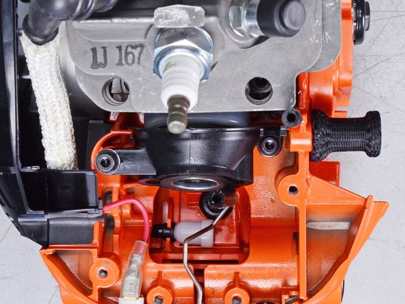 Echo Chain Saw CS4910 2020 Piston Assembly Replacement, Unfasten the intake insulator: crwdns2935265:021crwdnd2935265:02crwdnd2935265:02crwdne2935265:0