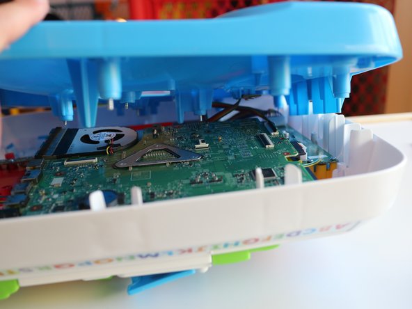 Fisher Price Laugh and Learn  table Teardown [April Fools ...], Peeking inside: crwdns2935265:04crwdnd2935265:02crwdnd2935265:03crwdne2935265:0