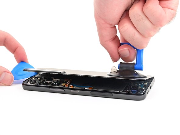 Samsung Galaxy S22 Screen Replacement, Remove the back cover: step 57, image 2 of 3