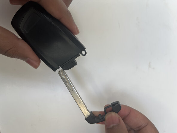 How to Replace the Key Fob Battery in a 2018 BMW 330i, Key Fob Battery: crwdns2935265:01crwdnd2935265:02crwdnd2935265:02crwdne2935265:0
